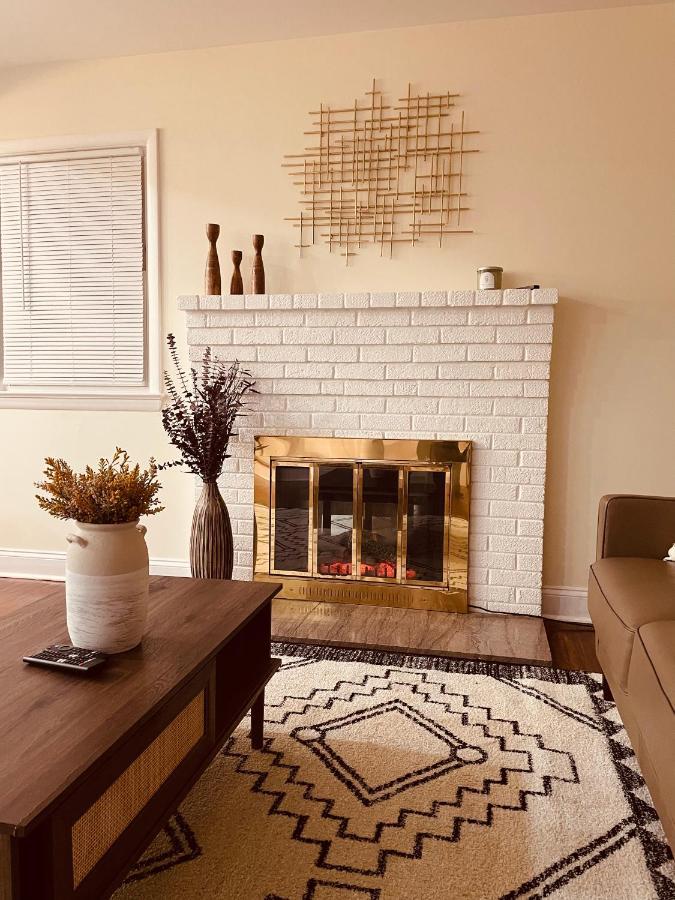 Newly Renovated Charming Home With Parking Fort Washington Exterior foto