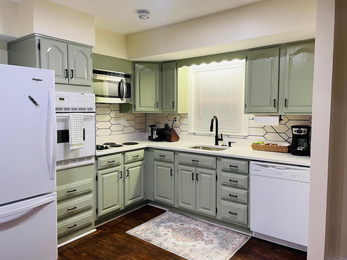 Newly Renovated Charming Home With Parking Fort Washington Exterior foto
