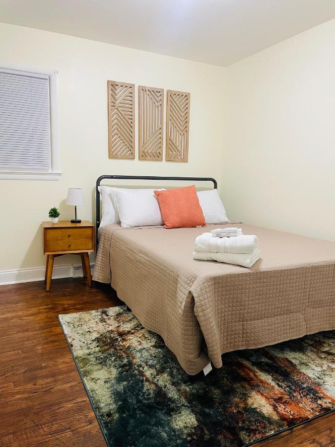 Newly Renovated Charming Home With Parking Fort Washington Exterior foto