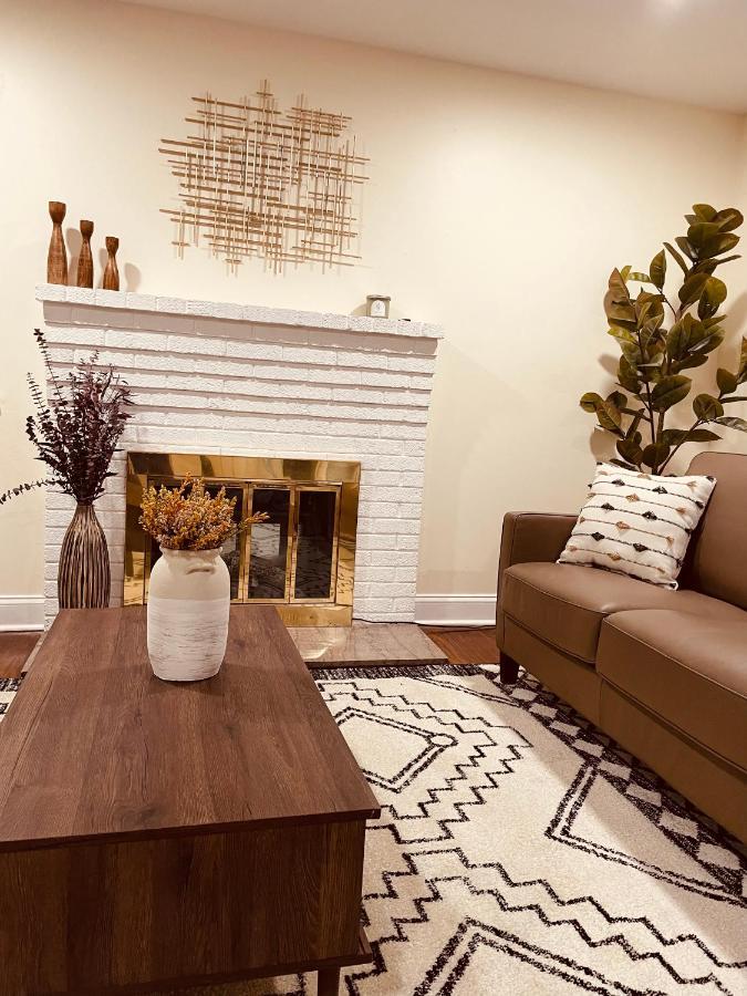 Newly Renovated Charming Home With Parking Fort Washington Exterior foto